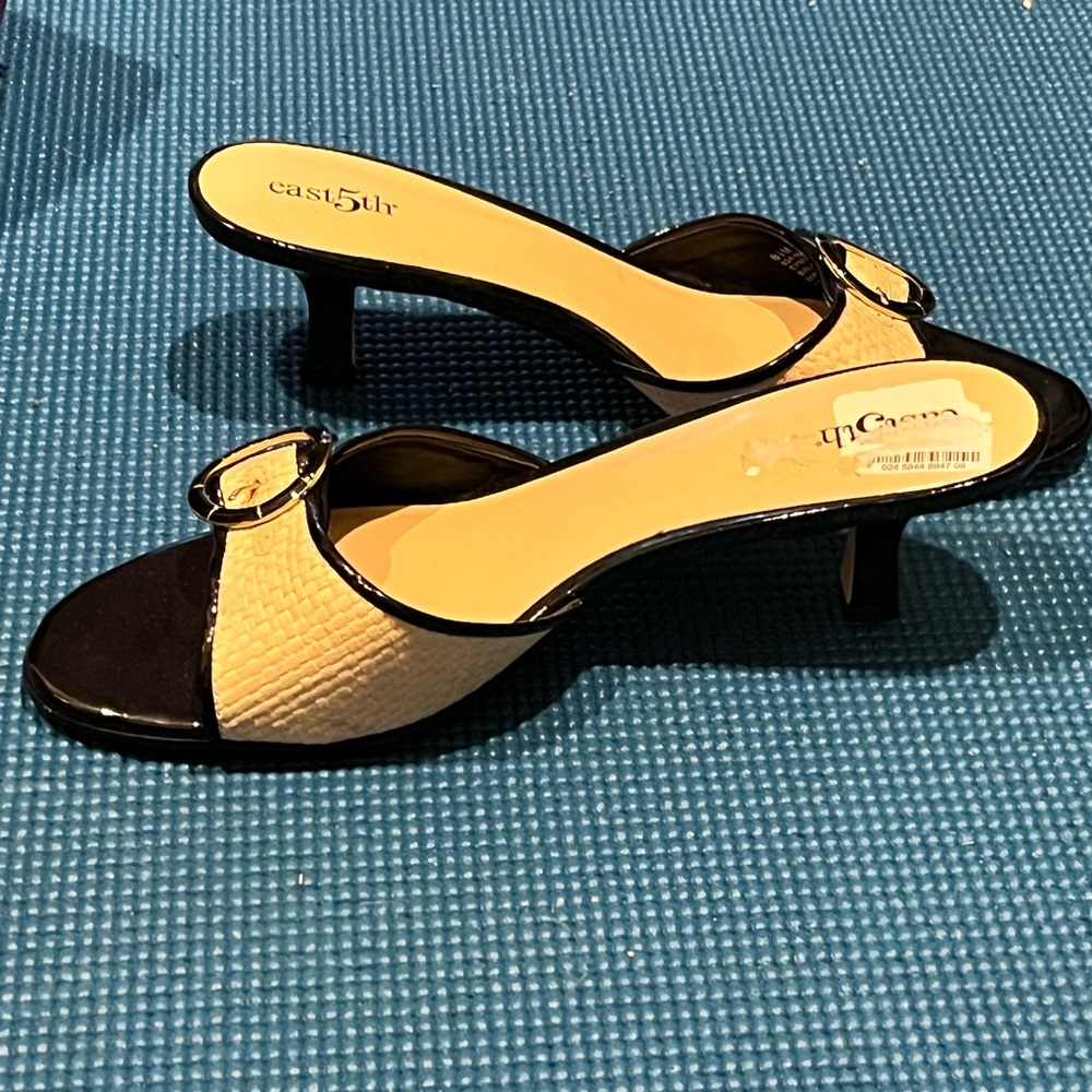 east5th low heel